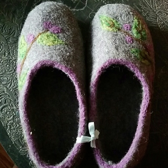 Gray Fleted House Slippers - Picture 6 of 6